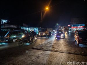 Jalur Arteri Padalarang Mulai Meriah, Polisi Berlakukan One Way Jalur Arteri Padalarang Mulai Meriah, Polisi Berlakukan One Way