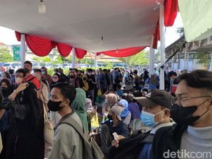 Penumpang KA Lokal di Stasiun Rangkasbitung Diprediksi Naik 4% Penumpang KA Lokal di Stasiun Rangkasbitung Diprediksi Naik 4%