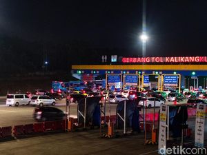 One Way Arus Balik di Tol Arah Jakarta Diperpanjang One Way Arus Balik di Tol Arah Jakarta Diperpanjang