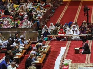 Waktu, Tata Cara, dan Aturan Saat Melakukan Itikaf Waktu, Tata Cara, dan Aturan Saat Melakukan Itikaf