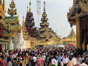 Turis China Dilarang Keras ke Myanmar Utara, Ada Apa?