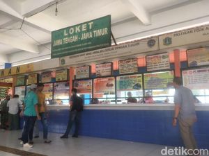 Nekat Go Show, Calon Pemudik Kehabisan Tiket Bus di Terminal Kp Rambutan
