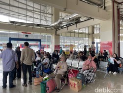 Terminal Pulo Gebang Jaktim Mulai Ramai, Pemudik Rela Beli Tiket Mahal