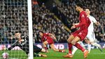 Foto Momen Kontroversial yang Awali Pesta Gol Liverpool Lawan Leeds
