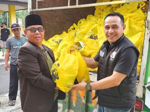 Bamsoet Bagikan Ribuan Bingkisan Ramadan untuk 3 Daerah di Jawa Tengah Bamsoet Bagikan Ribuan Bingkisan Ramadan untuk 3 Daerah di Jawa Tengah