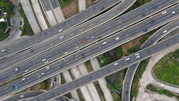 Ditinggal Mudik, Jalanan Jakarta Nampak Lengang