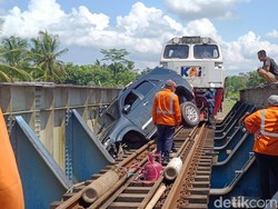 Polisi: Sopir Fortuner Nyelonong ke Rel Sumpiuh Merasa Dikejar-kejar Orang