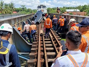 Sesal Sopir Fortuner Jadi Tersangka Usai Nyelonong di Rel Sumpiuh gegara Sabu Sesal Sopir Fortuner Jadi Tersangka Usai Nyelonong di Rel Sumpiuh gegara Sabu