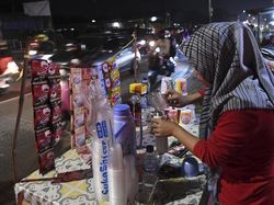 Geliat Warung Musiman di Jalur Pantura