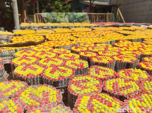 Mengais Cuan di Tengah Ancaman Ledakan Mengais Cuan di Tengah Ancaman Ledakan