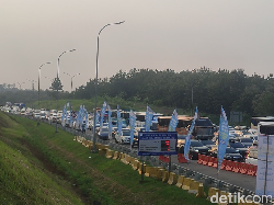 GT Kalikangkung Antre hingga 600 Meter Sore Ini, One Way Lokal Disiapkan
