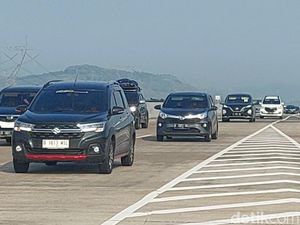 Kondisi Terkini Arus Mudik di Tol Kendal: One Way Masih Diterapkan