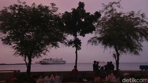 Menikmati Senja di Pelabuhan Merak