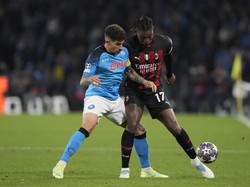 Sesal Napoli Tak Hentikan Gol Milan dengan Pelanggaran
