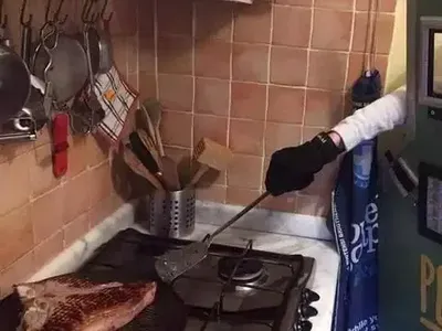 Kocak! 10 Netizen Ini Belajar Masak dengan Cara Nyeleneh