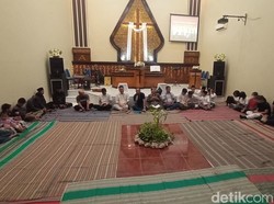 Adem, Santri dan Pemuda Kristiani Berbuka Puasa Bareng di Gereja Winong Pati
