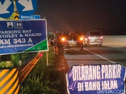 Banyak Pemudik Nekat Berhenti di Bahu Jalan, Polisi Siap Kawal Keluar Tol