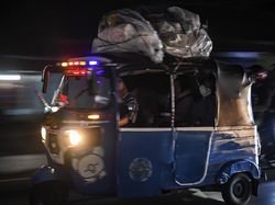 Bajaj Ramaikan Arus Mudik di Jalur Pantura