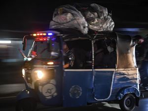 Bajaj Ramaikan Arus Mudik di Jalur Pantura