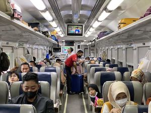 Naik Kereta Makin Mudah, Tak Ada Lagi Syarat Vaksin Naik Kereta Makin Mudah, Tak Ada Lagi Syarat Vaksin