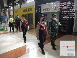 Polisi-TNI Patroli Bandara Soekarno-Hatta demi Cegah Kejahatan Selama Mudik Polisi-TNI Patroli Bandara Soekarno-Hatta demi Cegah Kejahatan Selama Mudik