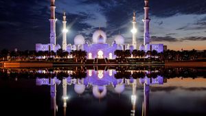 Potret Megahnya Masjid Agung Sheikh Zayed Abu Dhabi