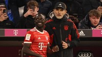 Sadio Mane sebenarnya rekrutan baru. Tapi kombinasi performa tak memuaskan dan perselisihan dengan rekan setim sendiri bikin Bayern siap menjualnya seharga 35 juta paun. Foto: REUTERS/LUKAS BARTH  