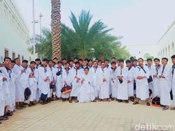 Cerita di Balik Santri SMA Ponpes Garut yang Pergi Umrah Seangkatan