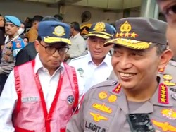 Ditanya soal Firli Bahuri Sowan, Kapolri Lempar Senyuman