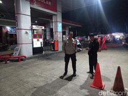 BBM di SPBU Pantura Patokbeusi Subang Habis, Ratusan Pemudik Rela Menunggu