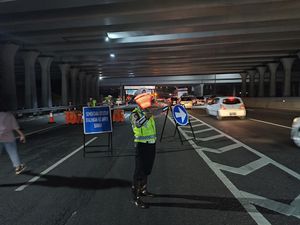Tol Layang MBZ Ditutup gegara Macet Imbas Kecelakaan