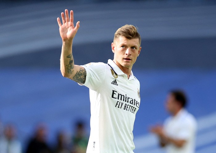 Soccer Football - LaLiga - Real Madrid v Real Valladolid - Santiago Bernabeu, Madrid, Spain - April 2, 2023 Real Madrids Toni Kroos celebrates after the match REUTERS/Isabel Infantes