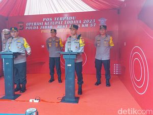 Tinjau Tol Cikampek, Wakapolri Sebut Jumlah Kendaraan H-4 Lebaran Naik 23%