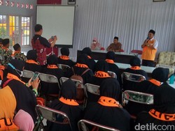 Dapat UGR Tol Jogja-Solo, Warga Joton Klaten Ramai-ramai Berangkat Umrah