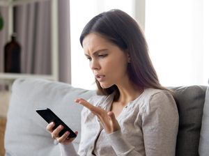 Penelitian Menunjukkan, Orang Pemarah Lebih Gampang Percaya Teori Konspirasi Penelitian Menunjukkan, Orang Pemarah Lebih Gampang Percaya Teori Konspirasi