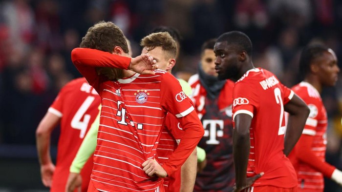 MUNICH, GERMANY - APRIL 19:  Thomas Muller of Bayern Munich reacts at the end of the UEFA Champions League Quarterfinal second leg match between FC Bayern Munich and Manchester City at Allianz Arena on April 19, 2023 in Munich, Germany. (Photo by Chris Brunskill/Fantasista/Getty Images)