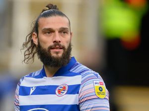 Andy Carroll Cetak Gol Tangan Tuhan, Dapat Kartu Merah Kemudian Andy Carroll Cetak Gol Tangan Tuhan, Dapat Kartu Merah Kemudian