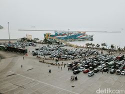 Pemudik Motor hingga Truk Kembali Bisa Menyeberang di Pelabuhan Merak