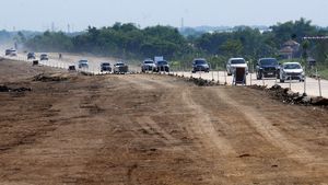 Bukan Rally Dakar, Ini Potret Pemudik Lewat Tol Fungsional Solo-Jogja