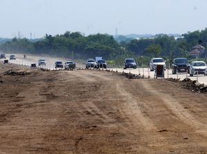Bukan Rally Dakar, Ini Potret Pemudik Lewat Tol Fungsional Solo-Jogja