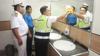 Cek Kesiapan KM Dobonsolo untuk Para Pemudik Motor
