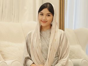 7 Potret Erina Gudono Tampil Berkerudung, Bisa Jadi Inspirasi Gaya Lebaran