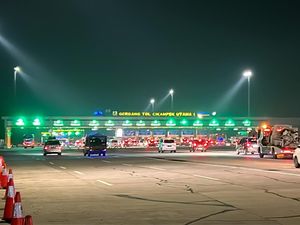 282 Ribu Kendaraan Tinggalkan Jakarta Lewat Tol Trans Jawa dalam 5 Hari