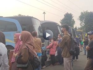 VIDEO: H-2 Lebaran, Tol Cipali Padat Pemudik ke Arah Cirebon! VIDEO: H-2 Lebaran, Tol Cipali Padat Pemudik ke Arah Cirebon!