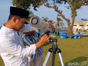 Hilal Tak Terlihat di Tanjung Kodok Lamongan Hilal Tak Terlihat di Tanjung Kodok Lamongan