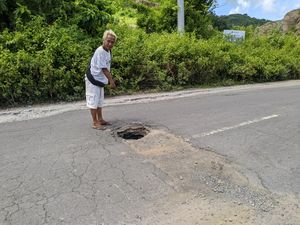 Jalur Mudik ke Pelabuhan Gili Mas Rusak Parah 7 Kilometer