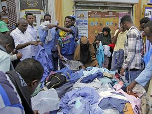 Jelang Lebaran, Warga Somalia Berburu Pakaian