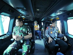 Kapolri dan Panglima TNI Naik Heli Tinjau Arus Mudik di Merak-Bakauheni