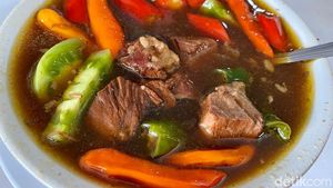 Segar Mlekoh! Asem-asem Daging Koh Liem, Kuliner Semarang Sejak 1978