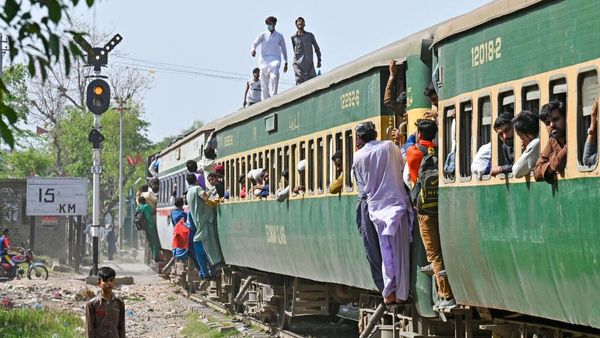 Padatnya Kereta Api di Pakistan Jelang Lebaran